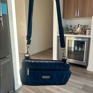 Shoulder bag activewear